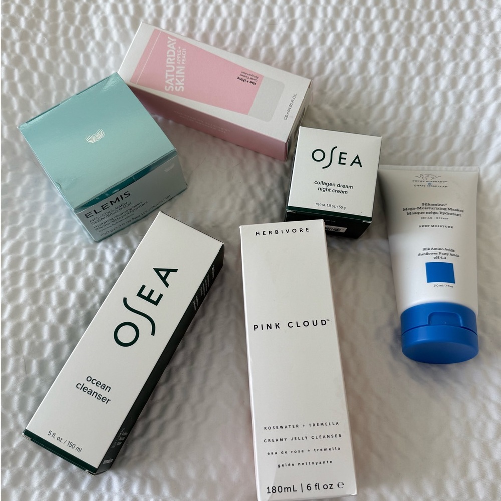 Sea White and Black Cleanser & Exfoliant